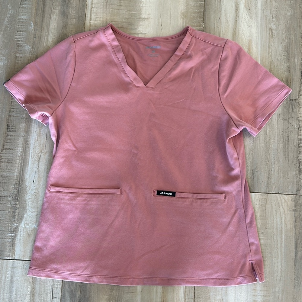Large Jaanuu scrub top